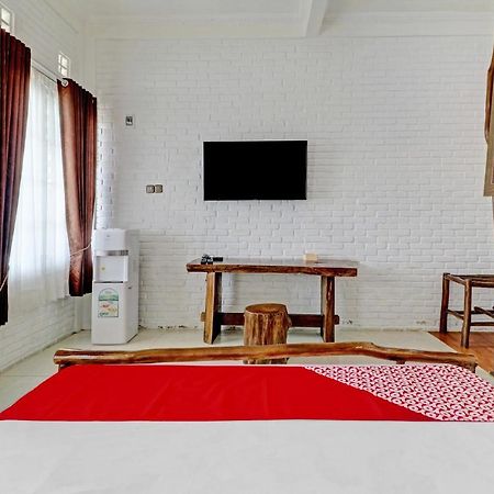 Super Oyo Collection O 90617 Rumah Oma Opa Syariah Cibiru エクステリア 写真