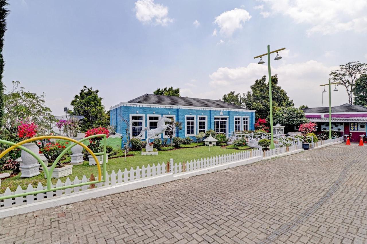 Super Oyo Collection O 90617 Rumah Oma Opa Syariah Cibiru エクステリア 写真