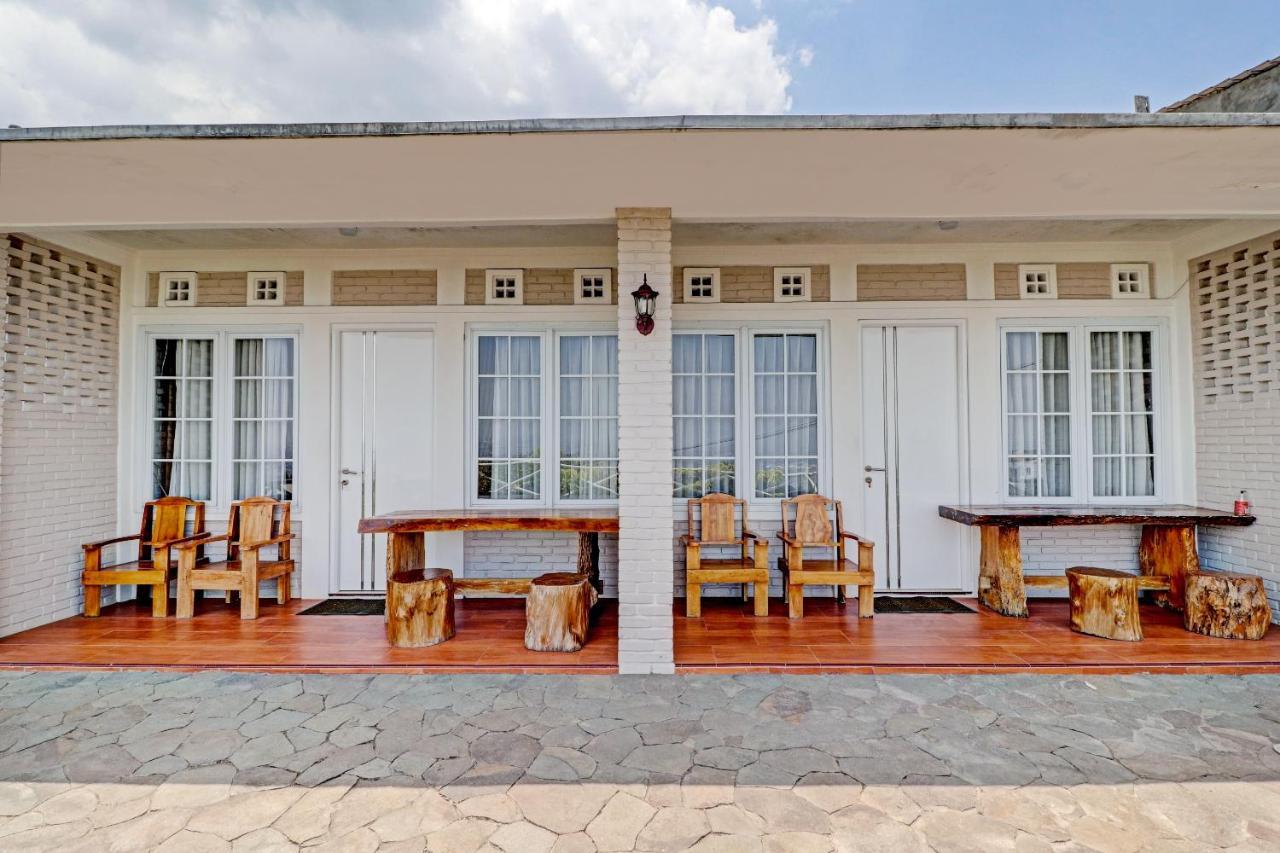 Super Oyo Collection O 90617 Rumah Oma Opa Syariah Cibiru エクステリア 写真