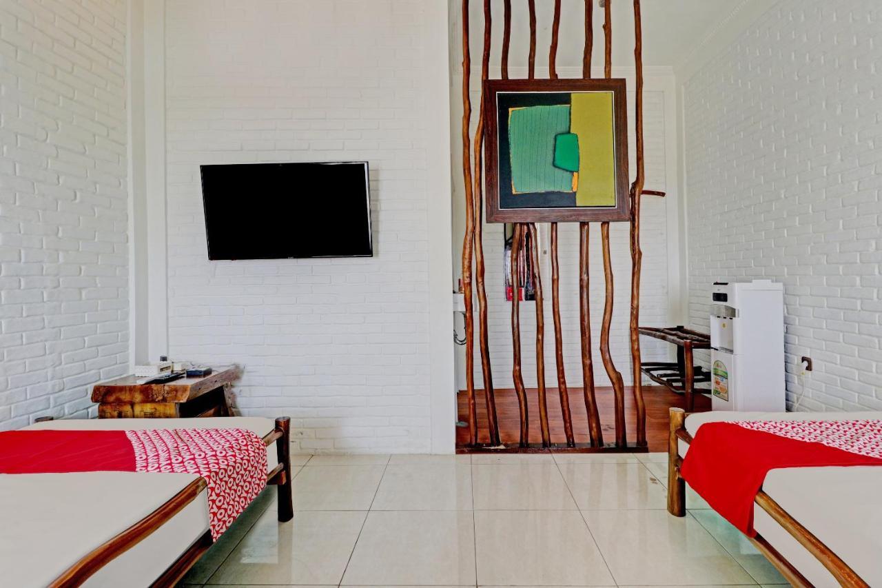 Super Oyo Collection O 90617 Rumah Oma Opa Syariah Cibiru エクステリア 写真