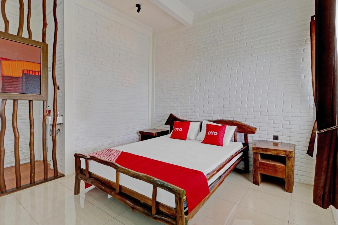 Super Oyo Collection O 90617 Rumah Oma Opa Syariah Cibiru エクステリア 写真